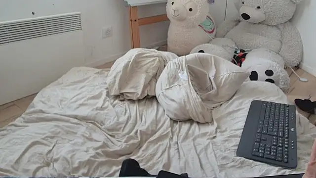CeriseLapine's live cam