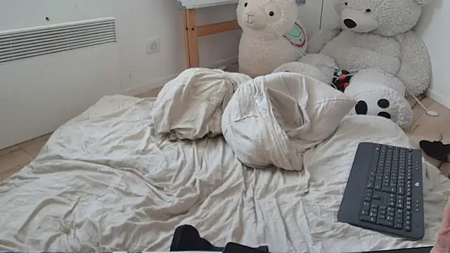 CeriseLapine webcam