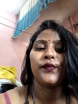 Jasmine_Januja live cam on StripChat
