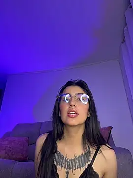 lucy_699 (F young) - Fingers pussy 🖖