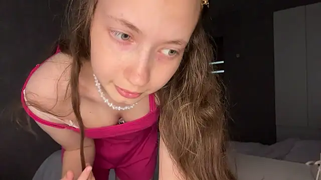 emily_mur_ (F teen) - Show feet