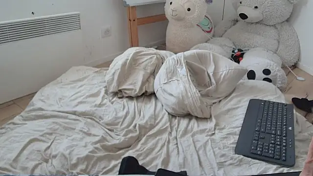 CeriseLapine webcam