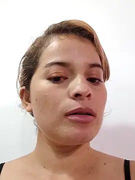 AriBeautiful webcam