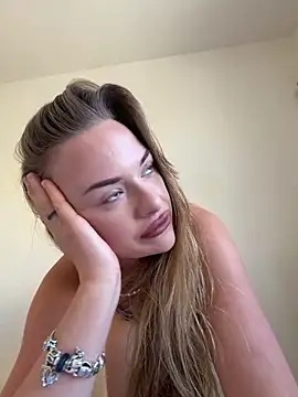 ElenaRebelle webcam