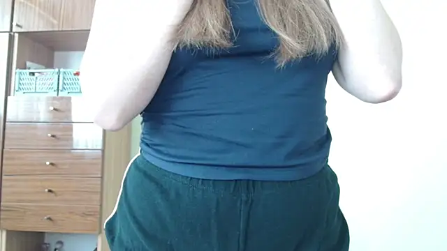 LooveELLYx webcam