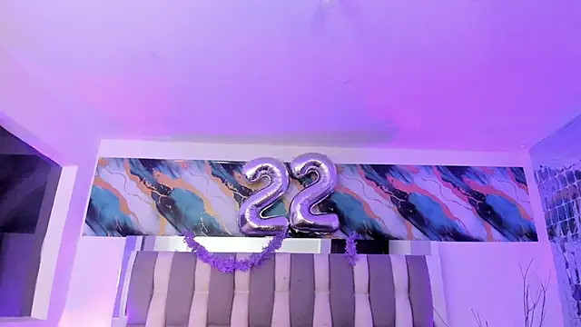 IsaDiiaz live cam on StripChat