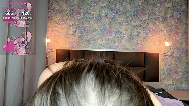 LoraDavi live cam on StripChat