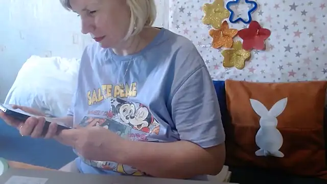 QueenLana webcam
