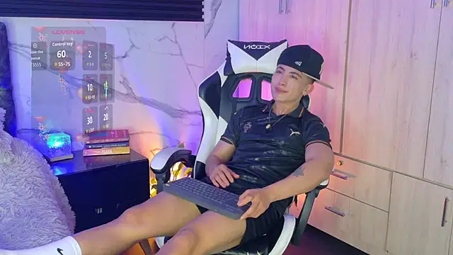 Saimonvela live cam on StripChat