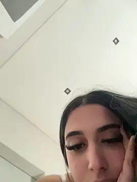 LilMisIndianx webcam