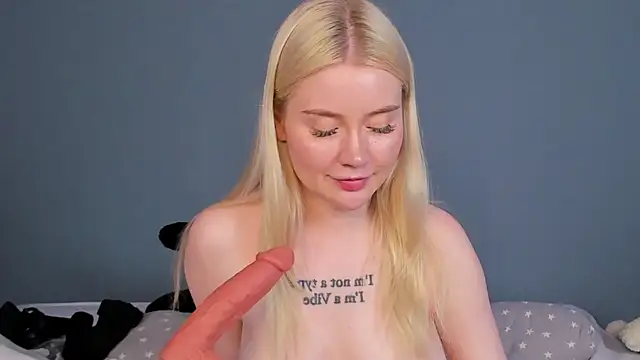 Lillie_Berry webcam