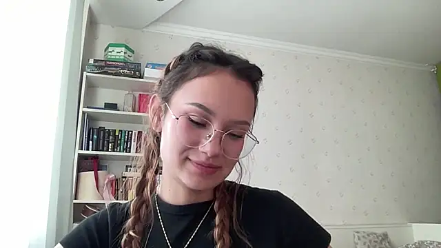 JoyceMonroe_1 webcam