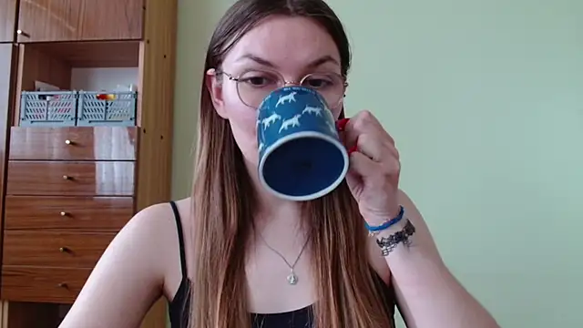 LooveELLYx webcam