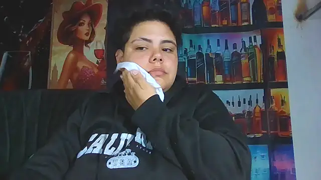 Hailey_Curvy webcam