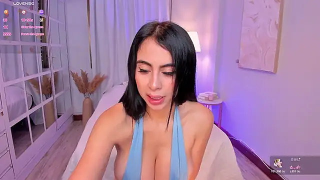 LeahJones_ webcam