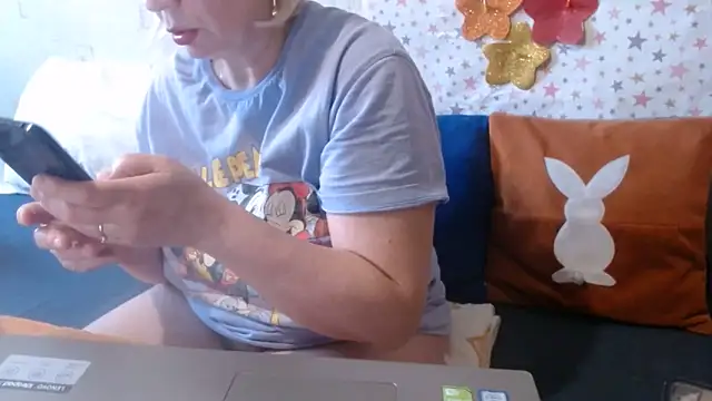 QueenLana webcam