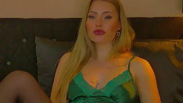 MisshaNight webcam