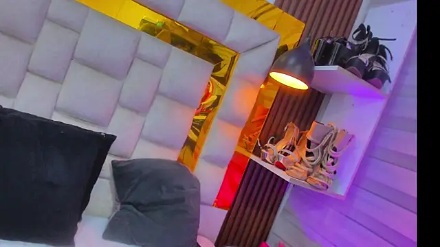 bigass_monic live sex cam