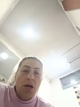 maynor_1998 (F milf) - let's fill this cup with my squirt💦