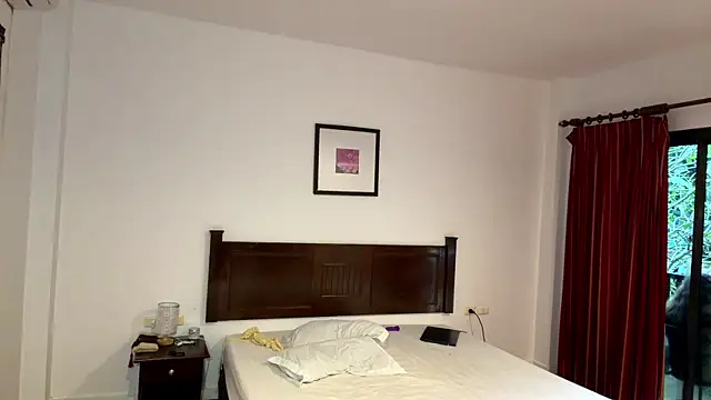 kamila_18_french webcam