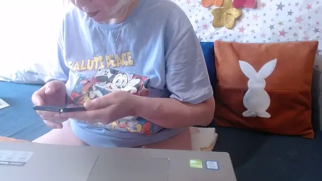 QueenLana webcam