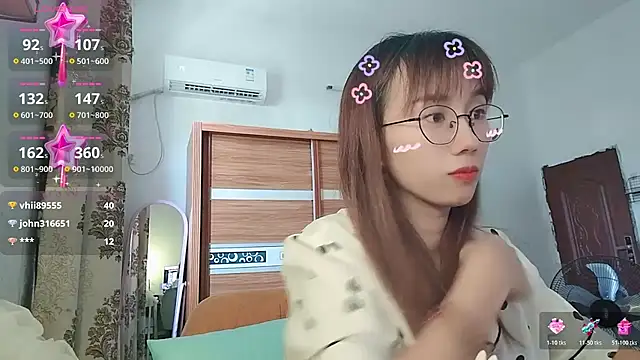 Lili_666 webcam