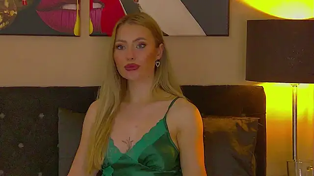 MisshaNight webcam