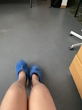 LoveNBloom webcam