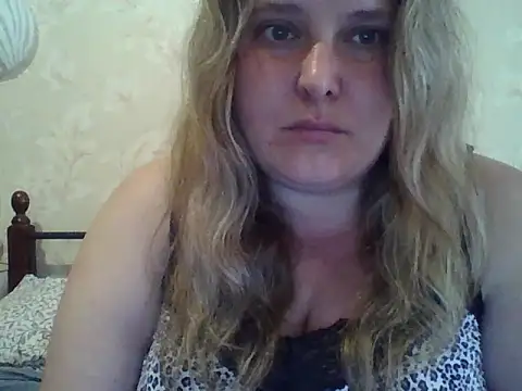 parismimi - ParisMimi's free webcam - UK Sex Cams