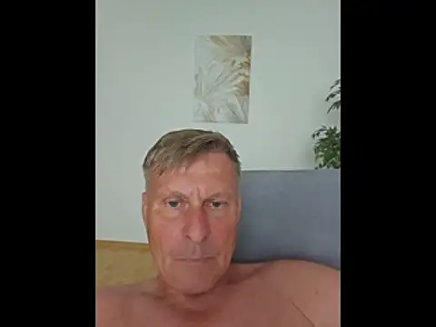 johnnym1 webcam