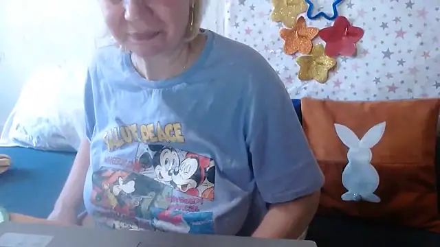 QueenLana webcam
