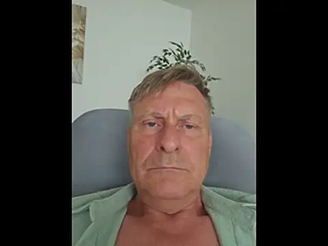 johnnym1 webcam