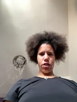 AaliyahHarris live cam on StripChat
