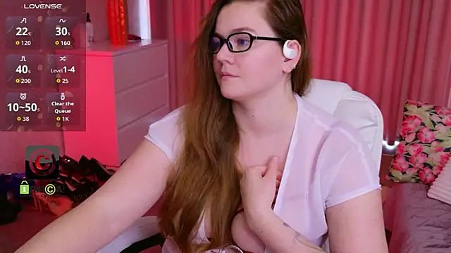 KellyKleine live cam on StripChat