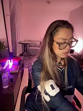 Im_sophiie live cam on StripChat