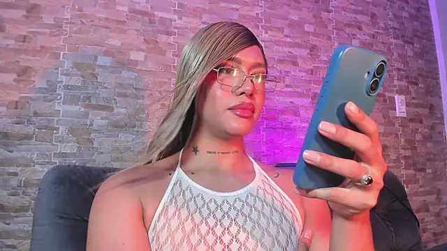Dreams_Chloe webcam