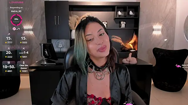 KayraLanne webcam