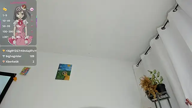 Mia-Valeria- webcam