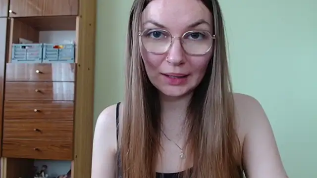 LooveELLYx webcam