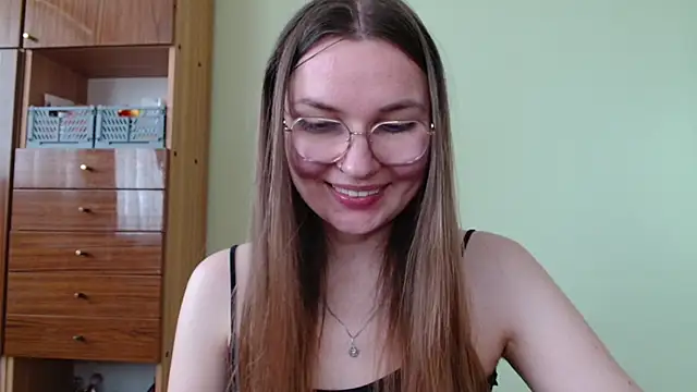LooveELLYx live cam on StripChat