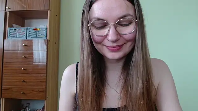 LooveELLYx webcam