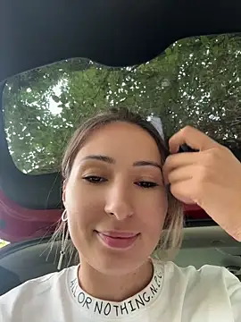 Wonder_Kari webcam