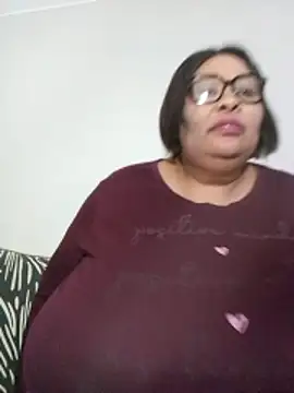 nancy111 (F milf) - Make me squit and cum on my toy