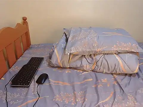 Luna_en_Gee webcam