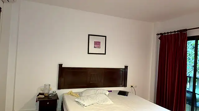 kamila_18_french webcam