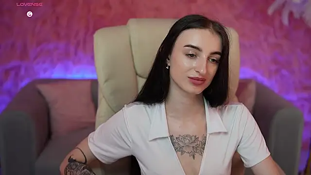 EmilyyMoon webcam