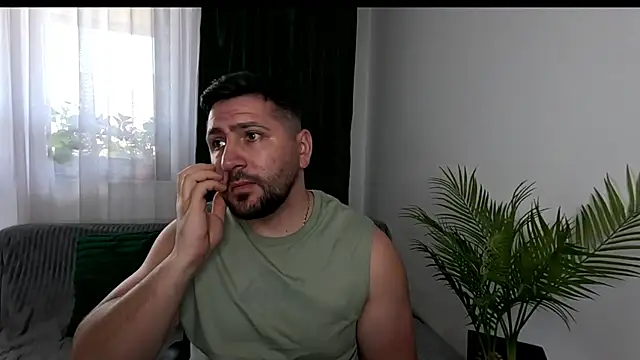 Gold_Alpha_Boy live cam on StripChat
