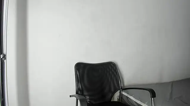 Adrian_Wolf live cam on StripChat