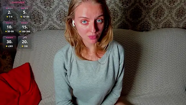 Jam_cream live cam on StripChat