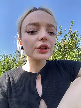 aka_Blonde live sex cam